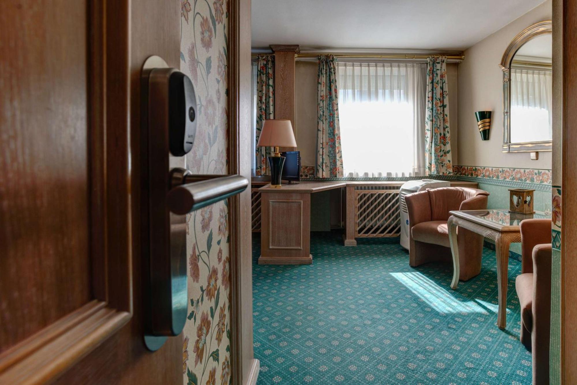 Centro Hotel Stern Ulm City, Trademark Collection By Wyndham Экстерьер фото