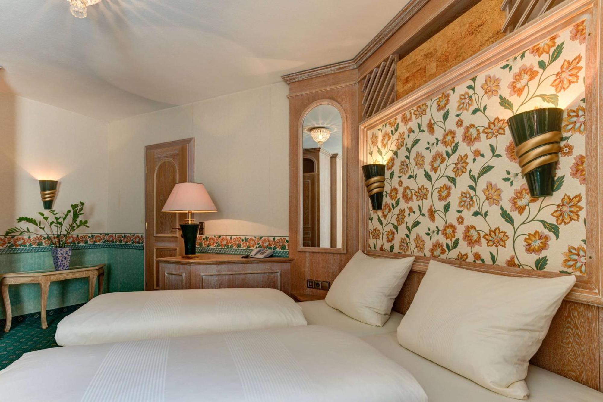 Centro Hotel Stern Ulm City, Trademark Collection By Wyndham Экстерьер фото